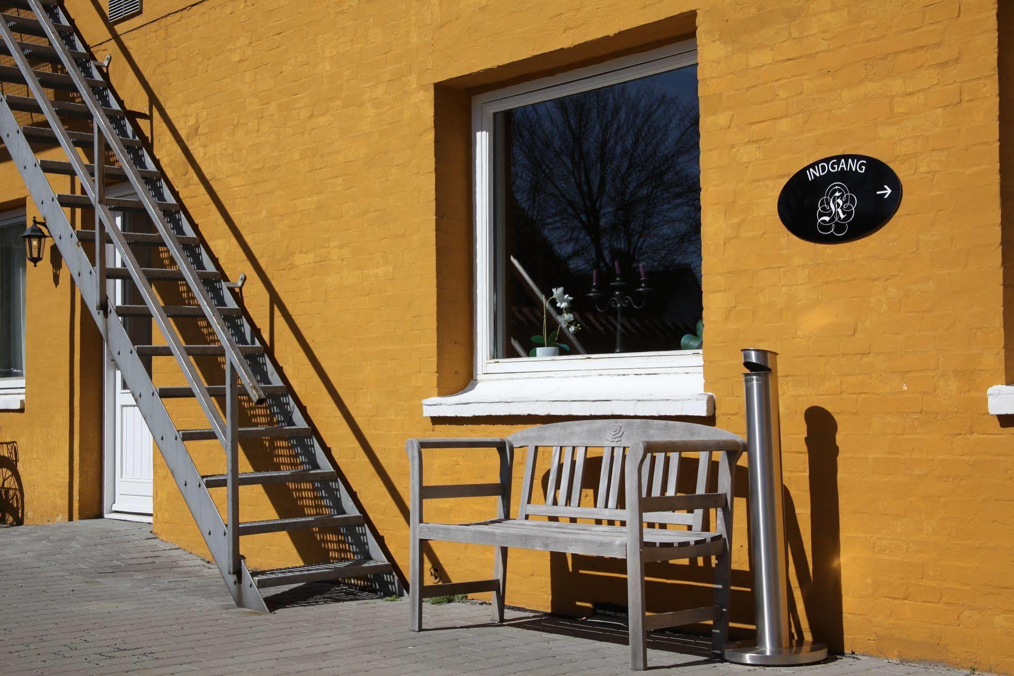 Kanns Hotel Åkirkeby Exterior foto